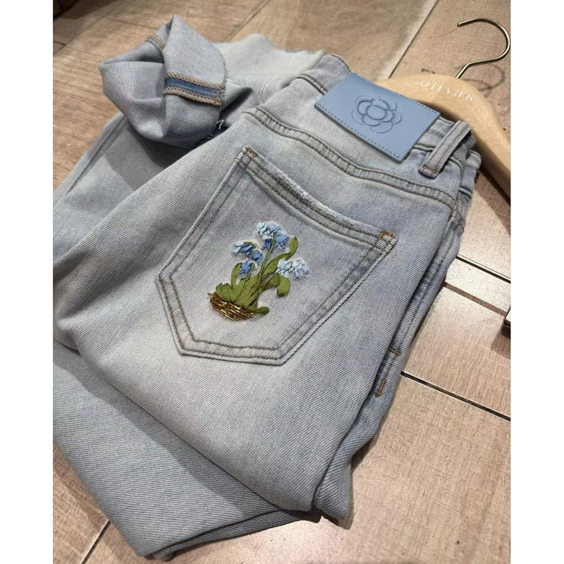 M1409 直筒裤！裤长90 百搭钉珠植物兰花蓝色牛仔裤 款号VE347