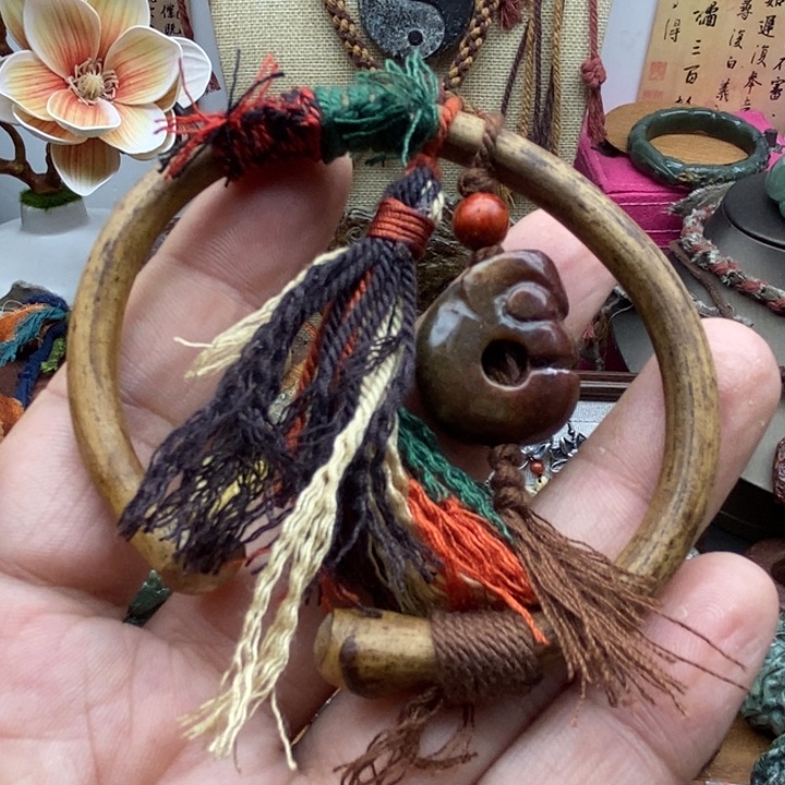 未镶嵌岫岩河磨玉（透闪石质玉）把件
