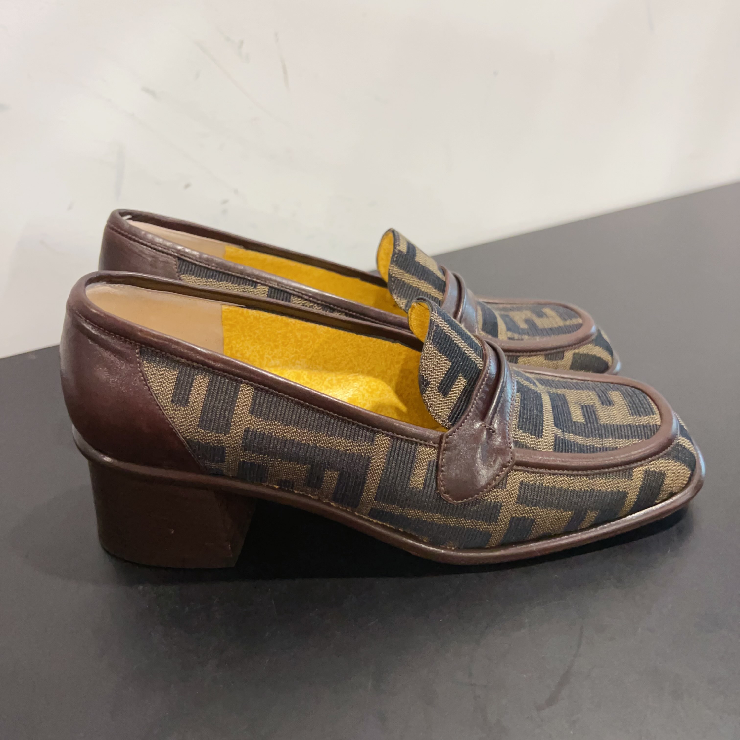 99新 FENDI/芬迪 高跟鞋 尺码35成色看直播GSH1878