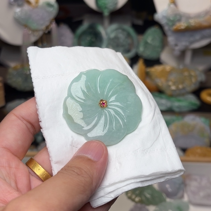 翡翠未镶嵌颈饰吊坠