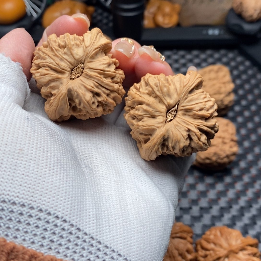 文玩核桃把件小**爱南疆42