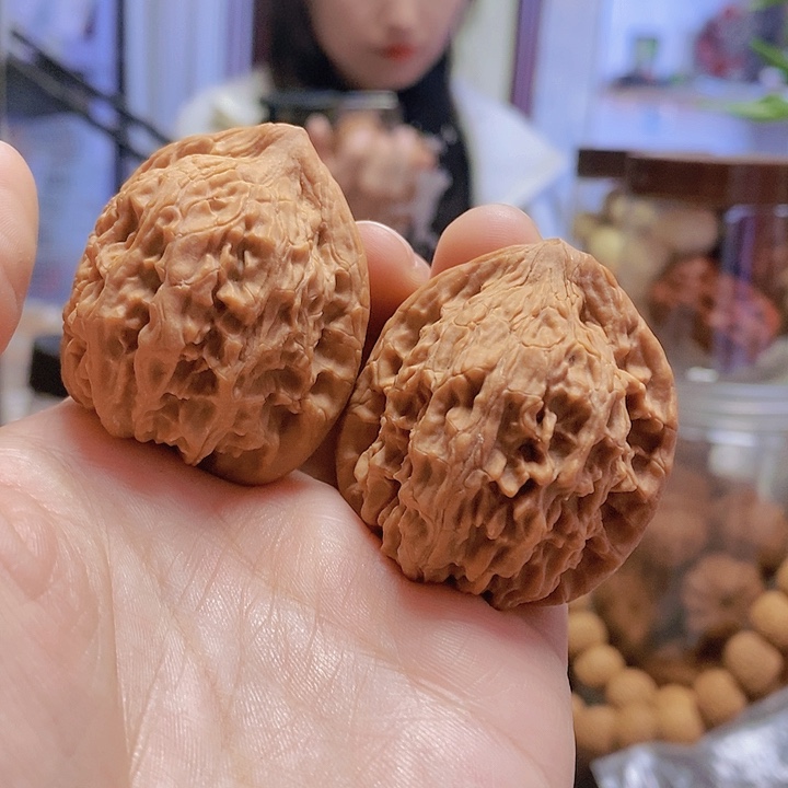 【闪购商品】文玩核桃把件39红狮子