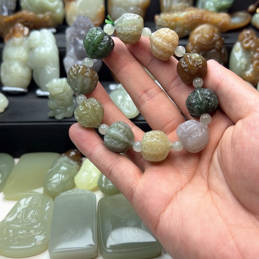 和田玉颈饰未镶嵌