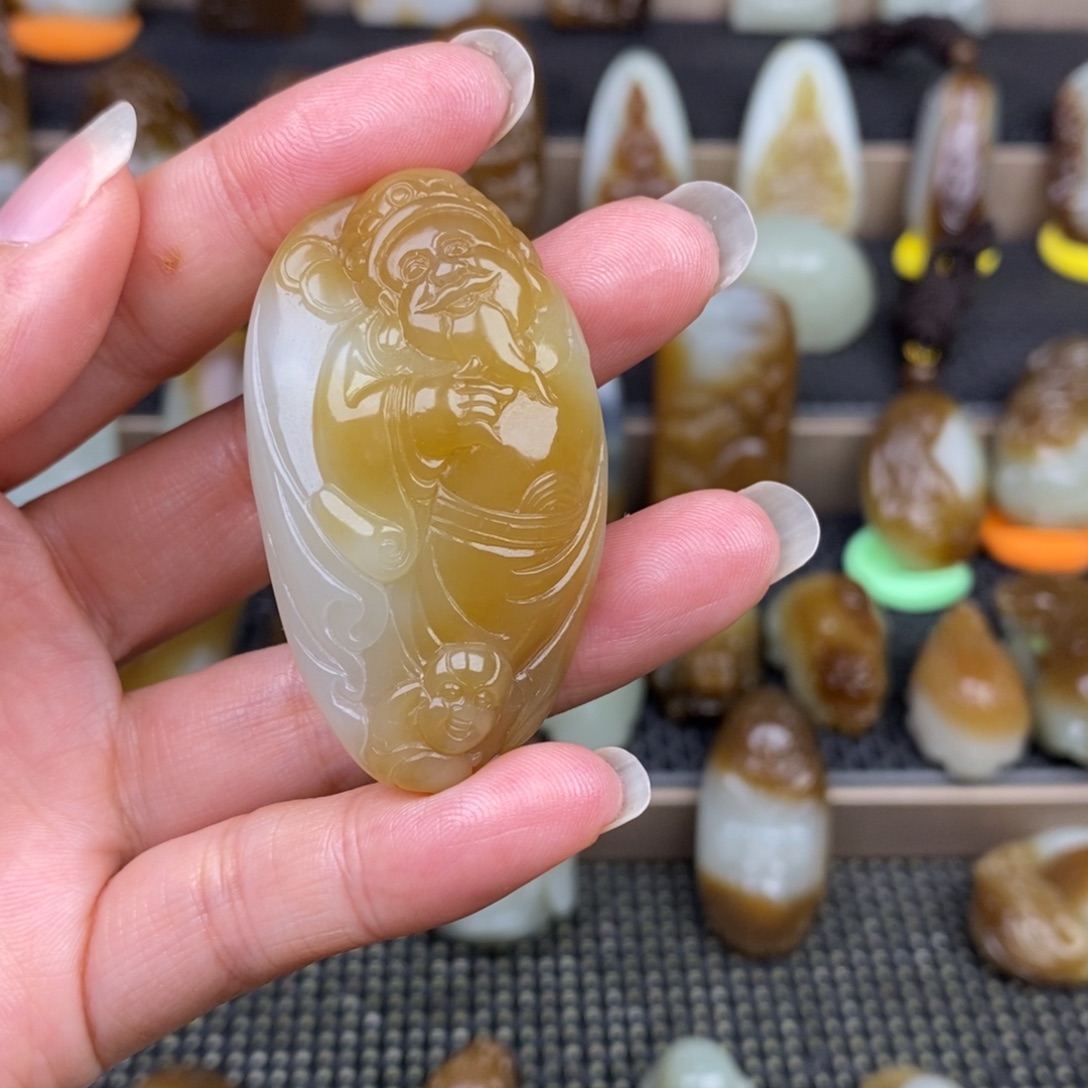 和田玉未镶嵌颈饰