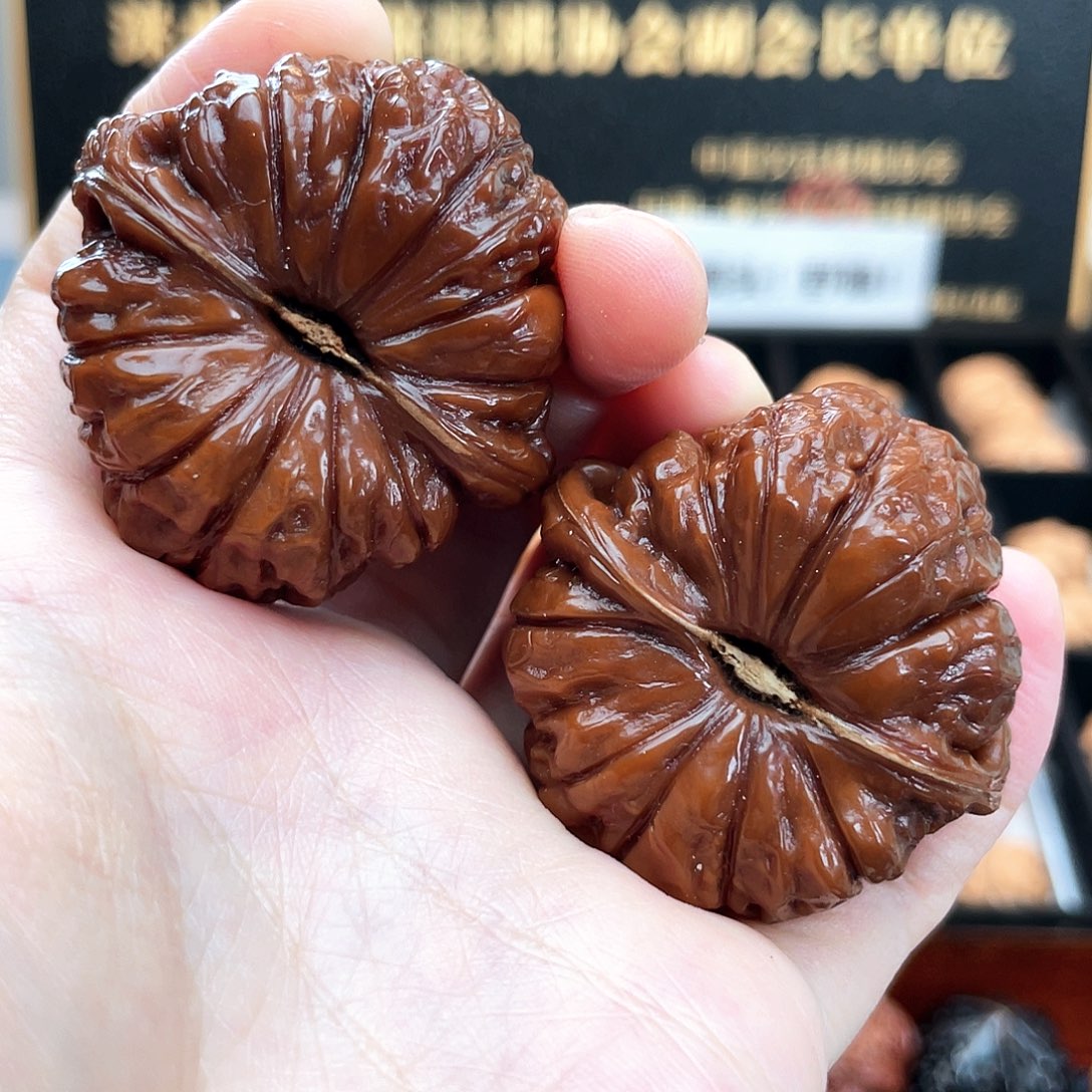 把件文玩核桃盘玩时间两年多接着盘就好43尺