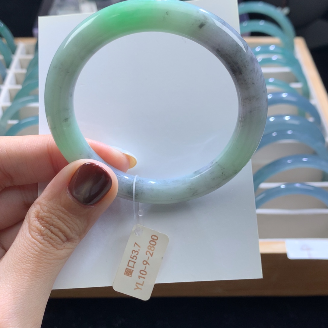 翡翠未镶嵌手镯绿紫乌鸡