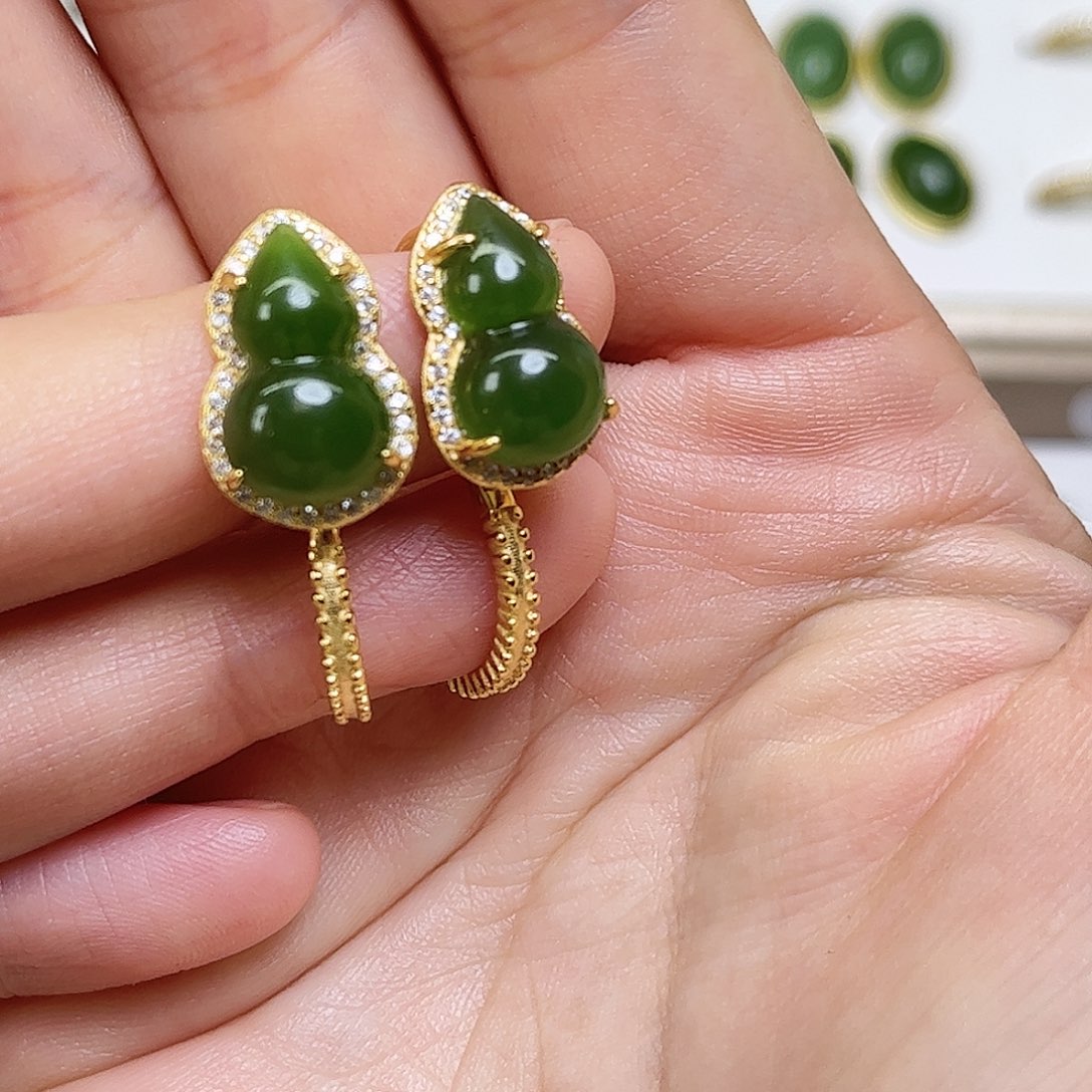 L***和田玉银S925镶嵌耳饰