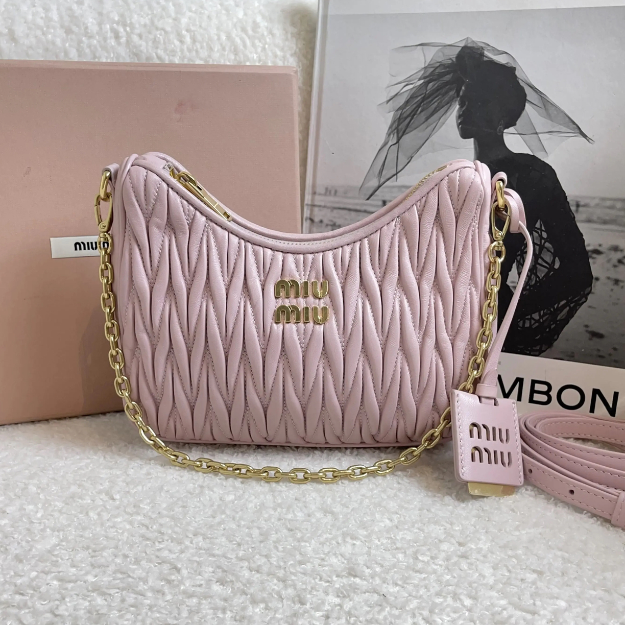 99新 MIU MIU/缪缪 雪粉色褶皱月牙包/47498396/代卖服务/12期