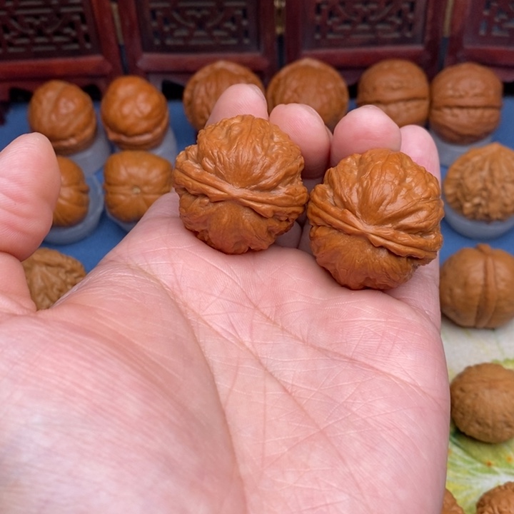 文玩核桃把件卧龙粗筋