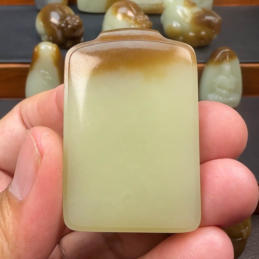 ༺***༻和田玉（糖玉）未镶嵌颈饰