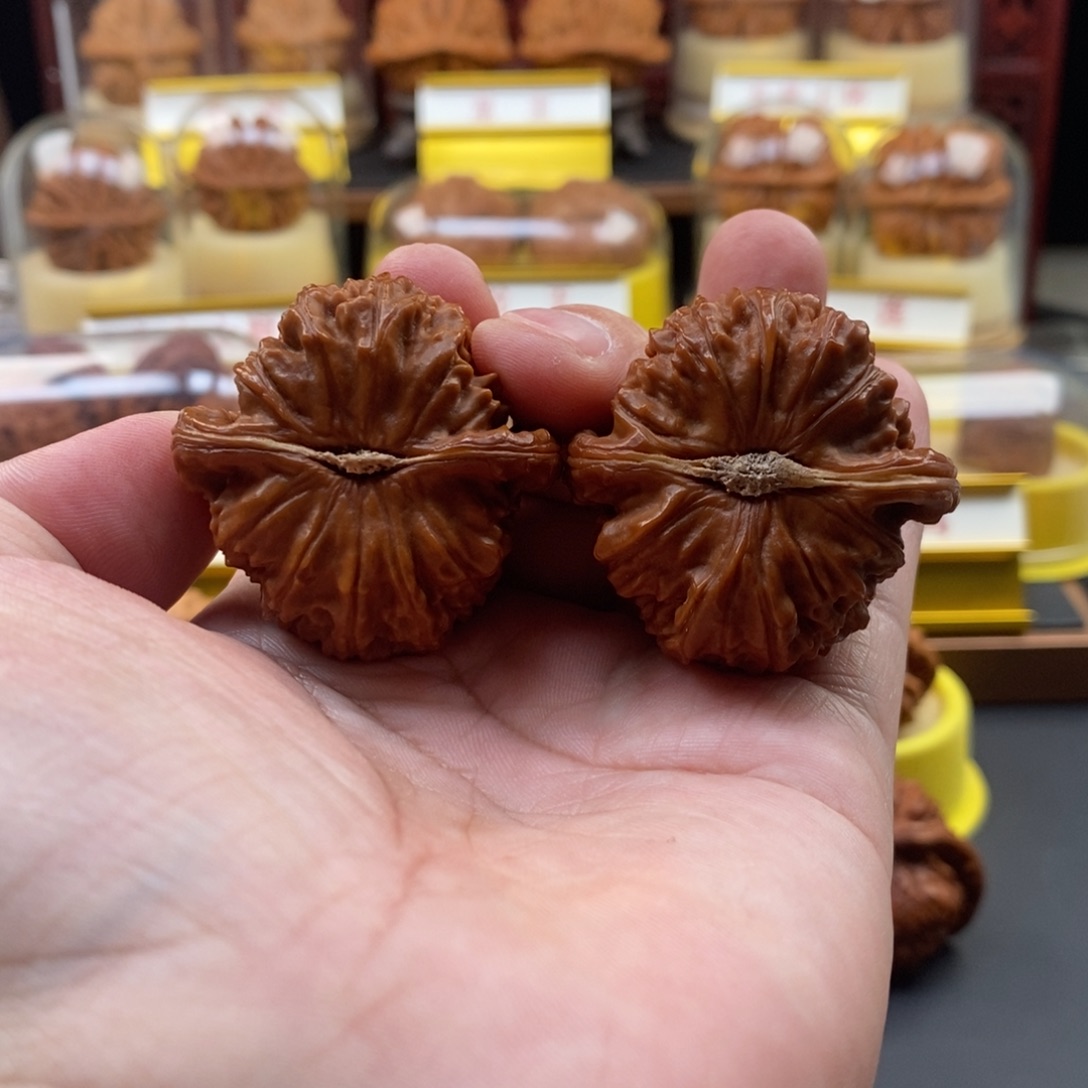 总***找吊坠文玩核桃三角白，尺寸41