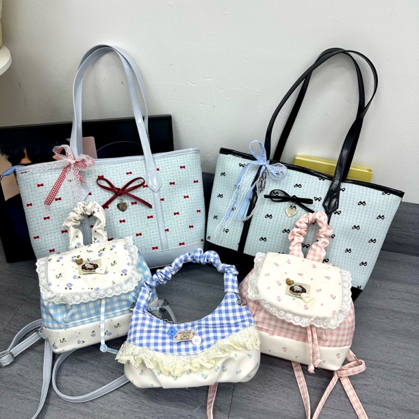 新款精致可爱百搭时尚ins休闲网红小双肩背包小众大托特系列书包