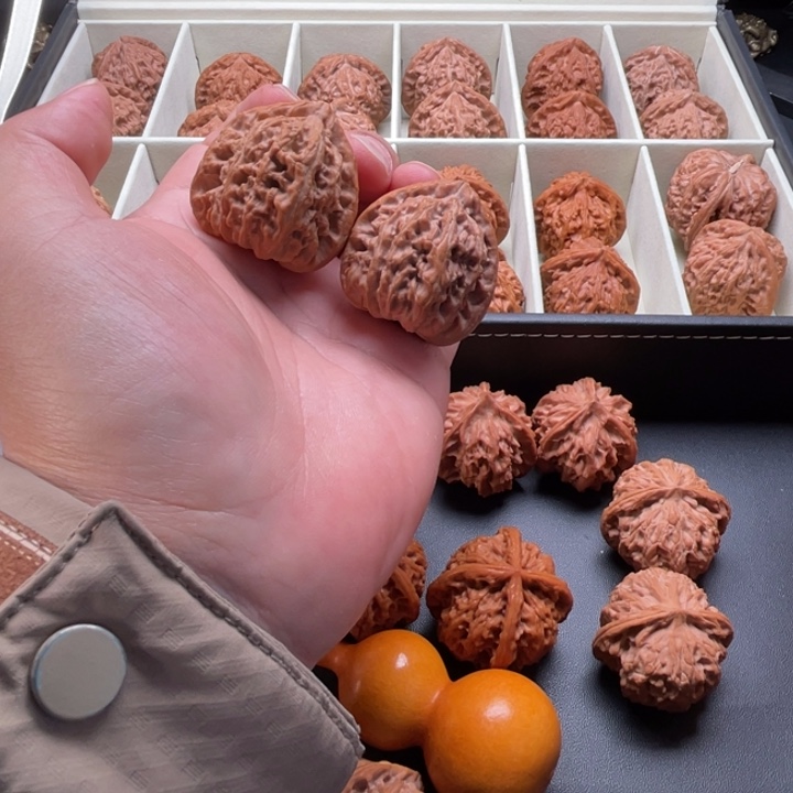 吊坠文玩核桃三角白