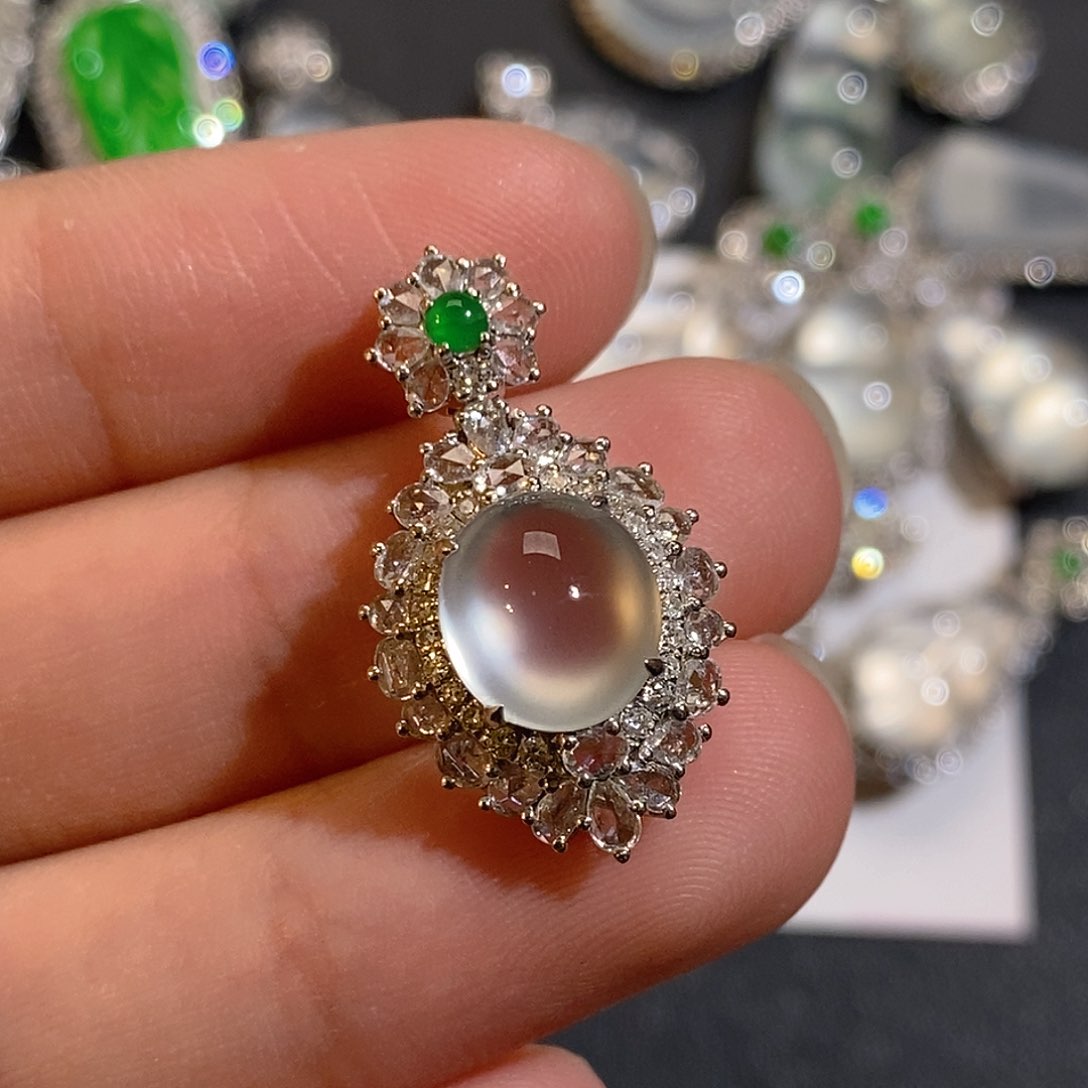 翡翠颈饰18K金镶嵌天然缅甸A货翡翠