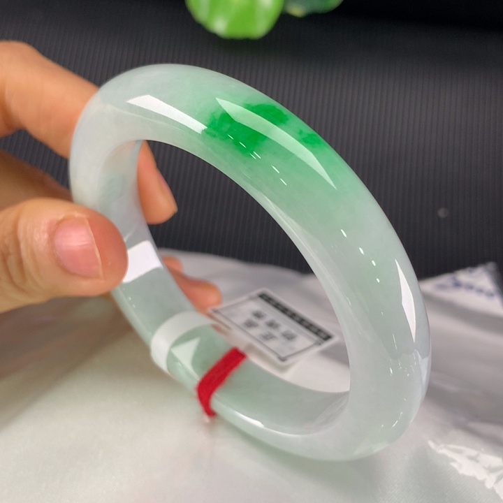 翡翠手镯未镶嵌正圈57