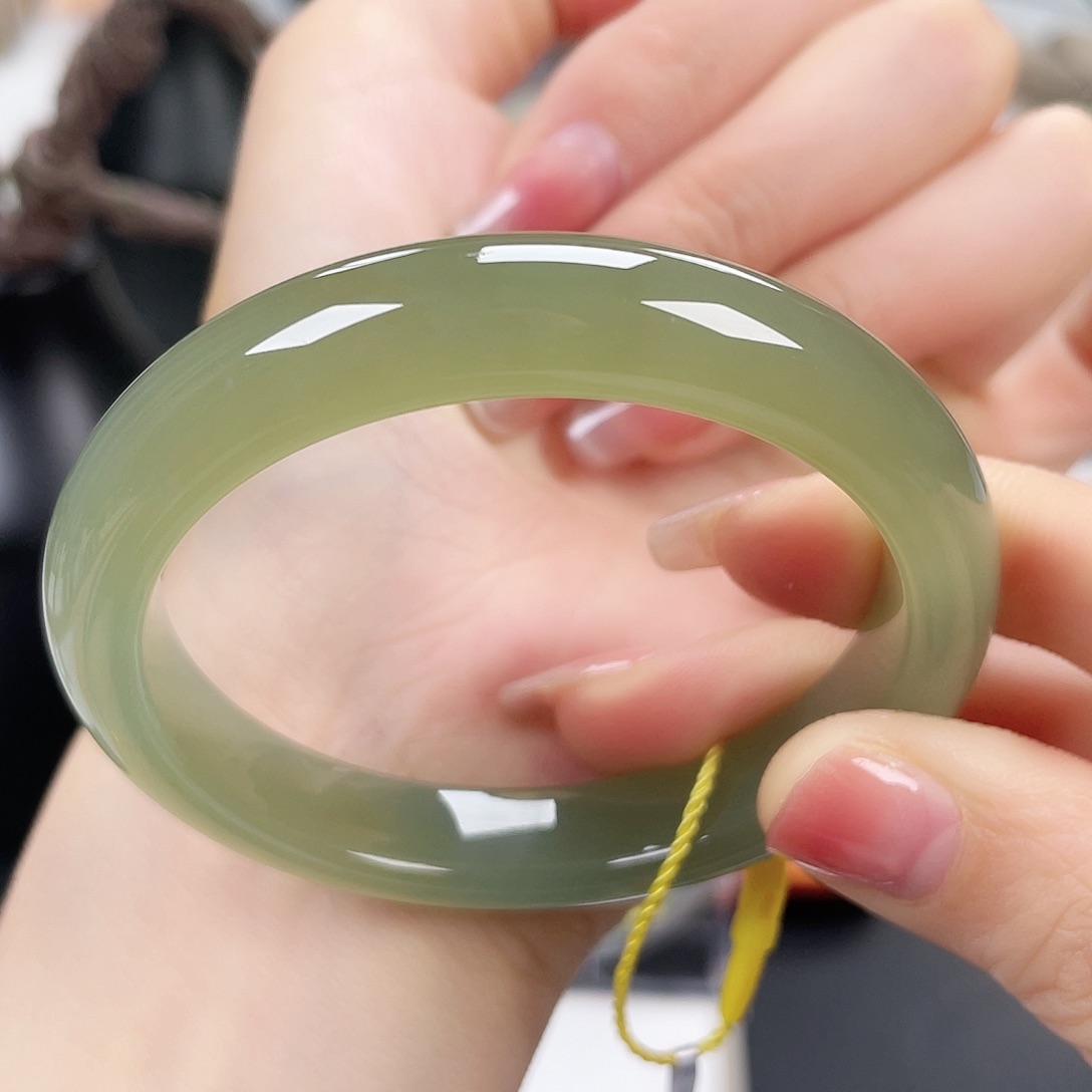 和田玉手镯54未镶嵌