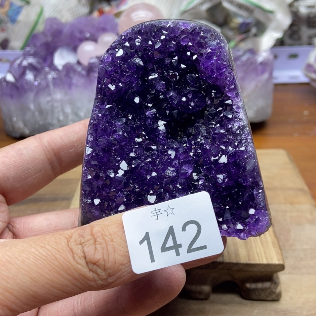 紫晶天然水晶摆件未镶嵌