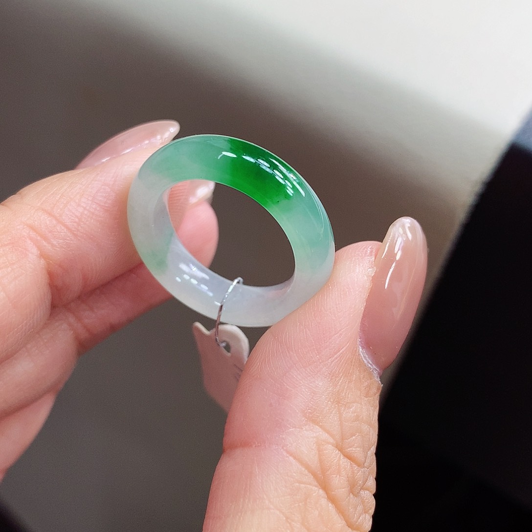 未镶嵌戒指翡翠王**姐14-15号