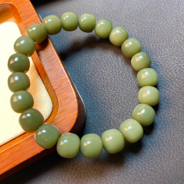 和田玉新疆阿尔金山花土沟青玉豆青特细过眼过灯毕业老型手串10mm