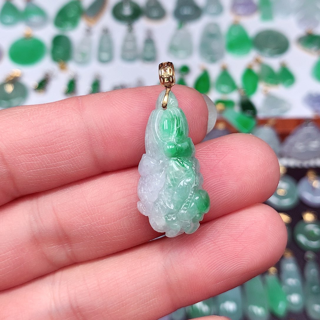 翡翠颈饰18K金镶嵌天然翡翠A货