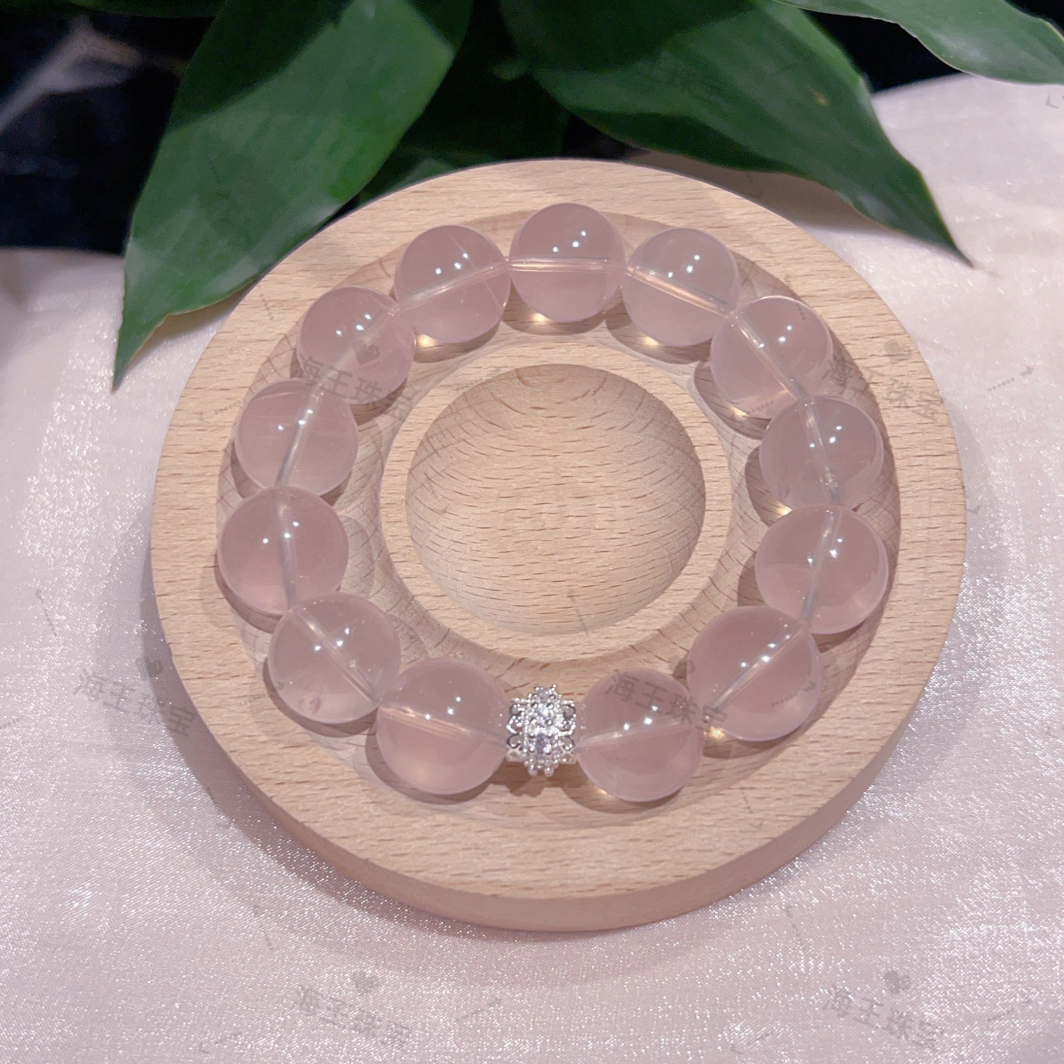 天然莫粉水晶14mm大珠子设计款 手链礼盒装配鉴定证书