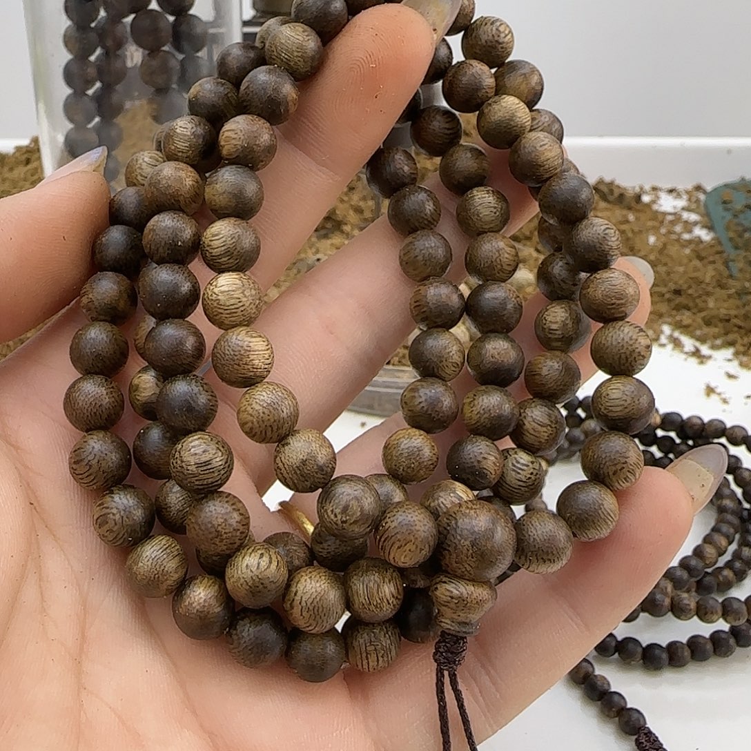 沉香手串乌身老料0.7  16克➕98～99沉108颗