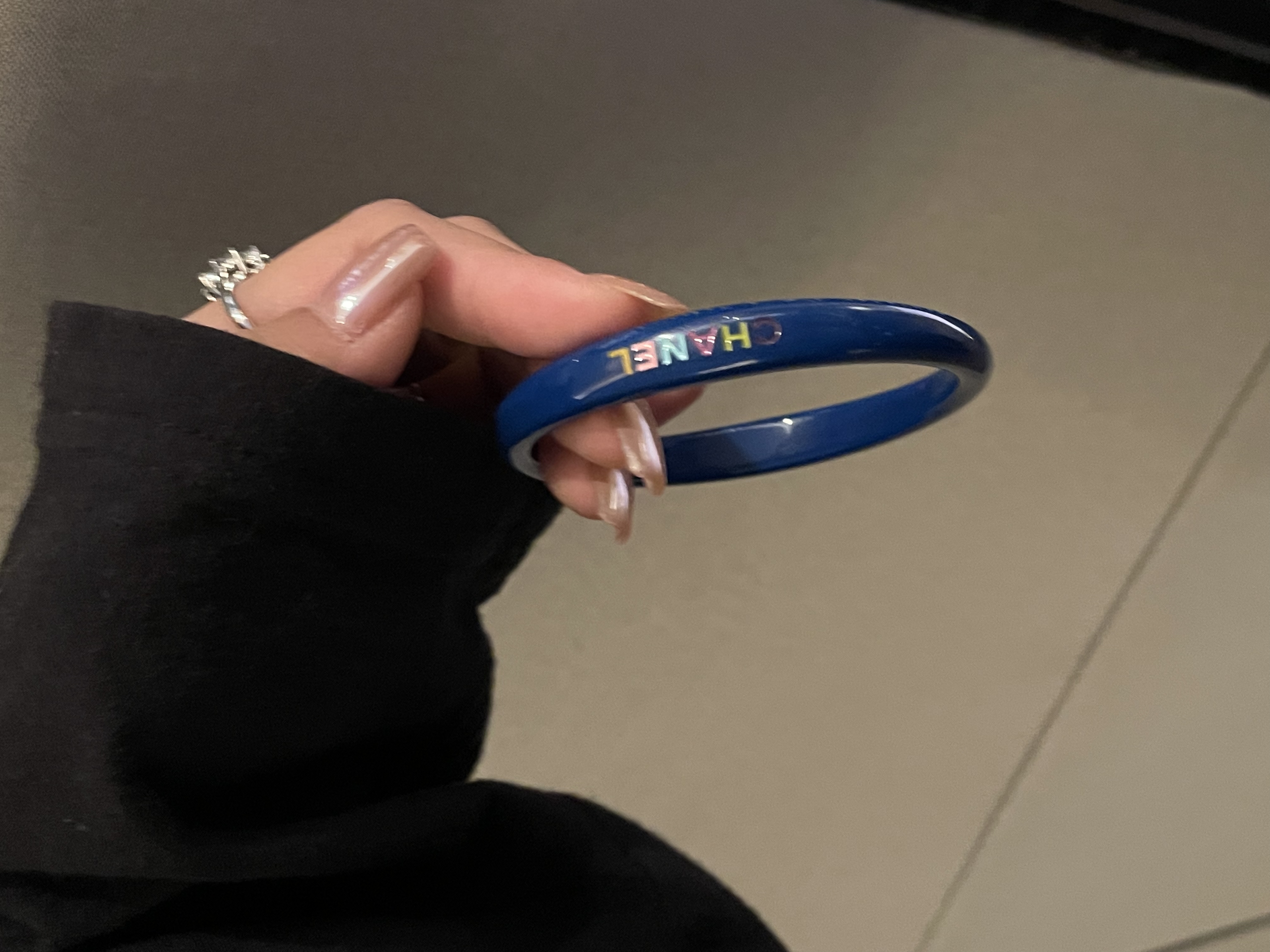 99新 Chanel/香奈儿 展会外场！菲董联名亚克力细版手镯