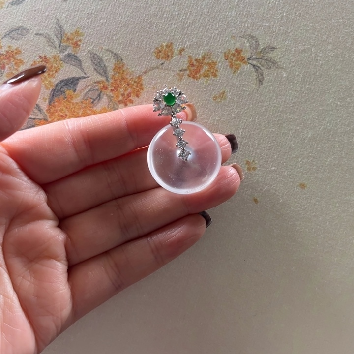 石英质玉未镶嵌颈饰