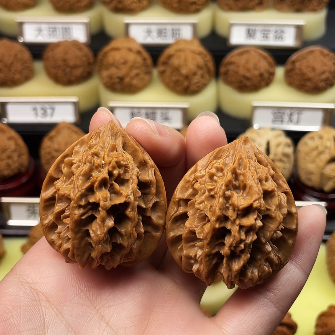 文玩核桃把件大花39尺806