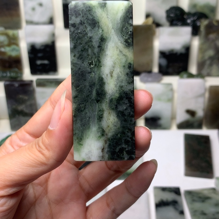 未镶嵌独山玉颈饰