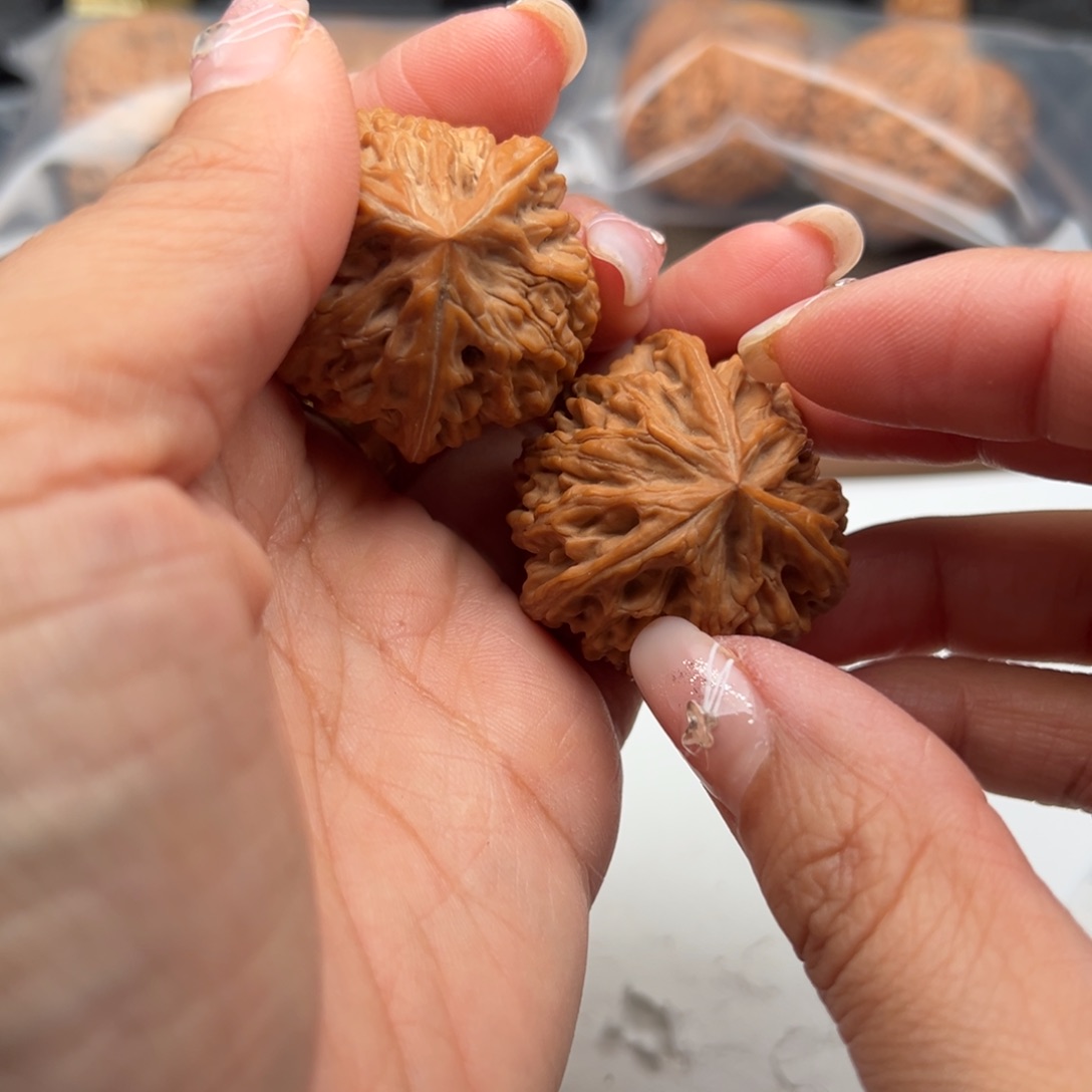 文玩核桃把件三棱35