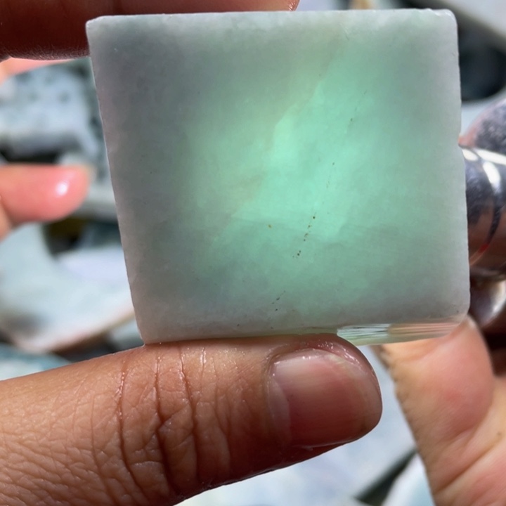 翡翠吊坠(不含链)未镶嵌天然翡翠边角料