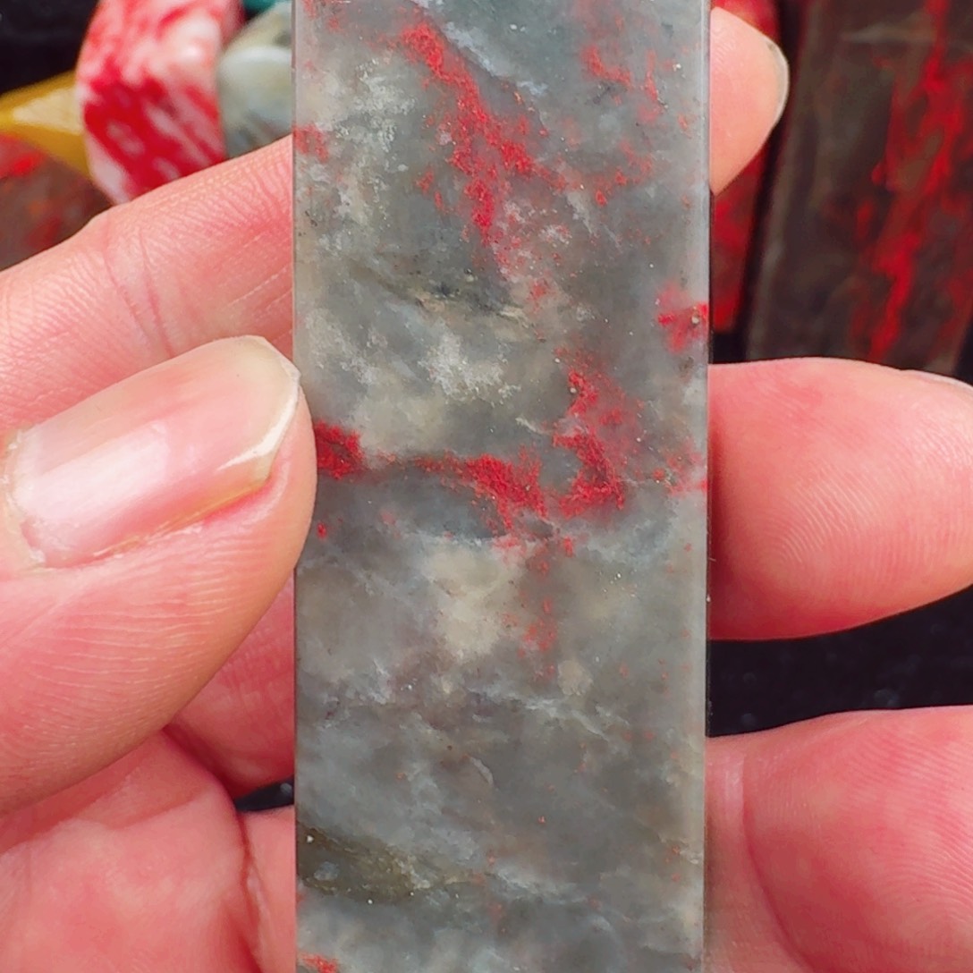 昌化鸡血石牛角冻