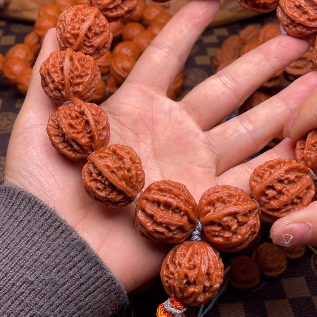 文玩核桃吊坠小**?龙脊