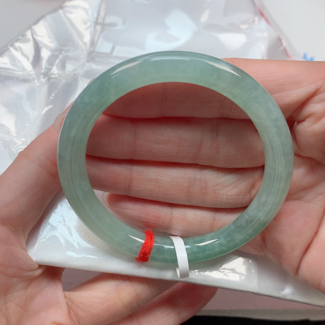 翡翠手镯未镶嵌54圆条 冰晴底