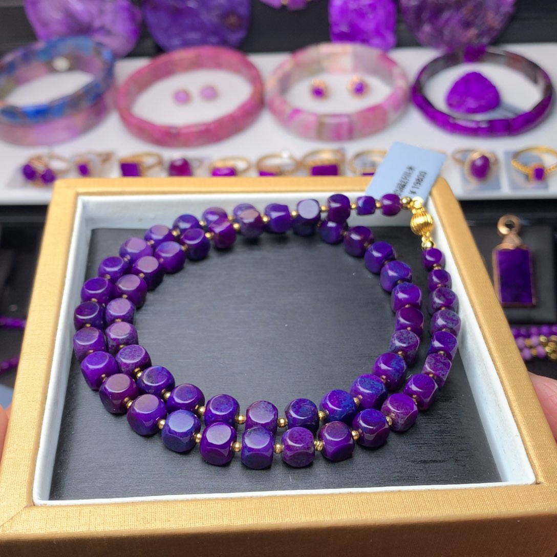 苏纪石（舒俱来）项链18K金镶嵌