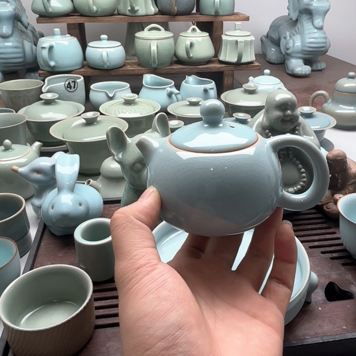 微微瑕，容量220，支钉烧，天青色