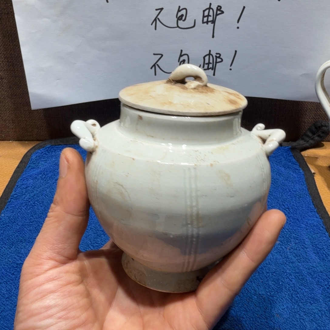 陶其他漂亮的小瓷瓶子