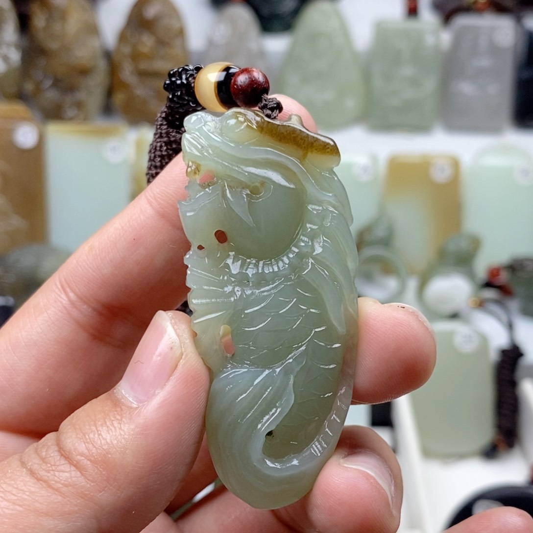 和田玉（糖玉）颈饰未镶嵌