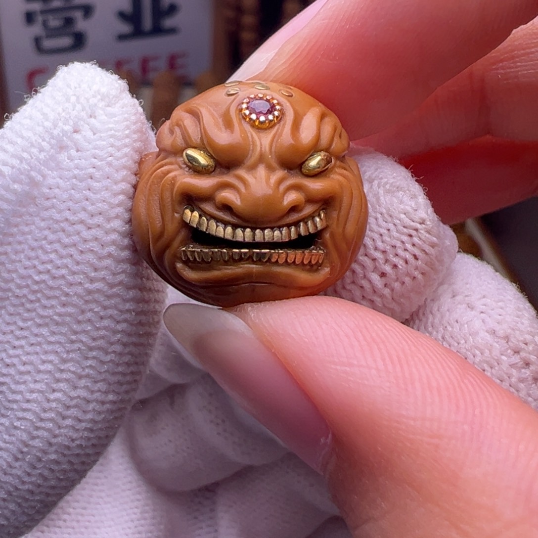 猴头核桃把件镶嵌款大牙恶僧18左右尺寸全品有正常封口线