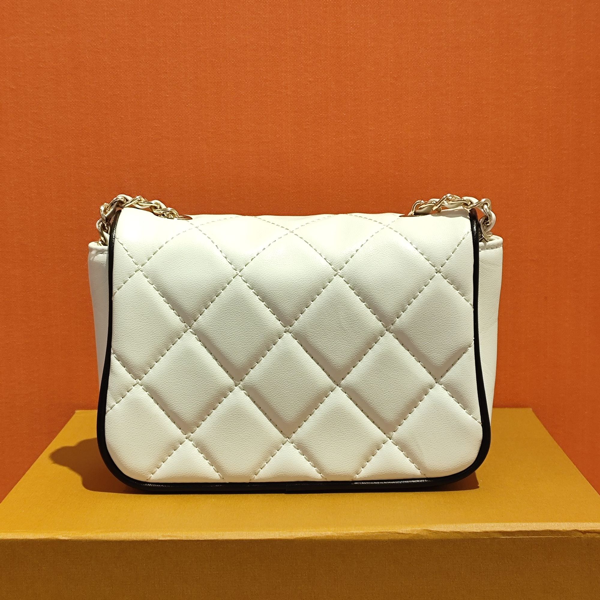 2025 新款时尚百搭1女包轻奢休闲便携黑边豆腐菱格