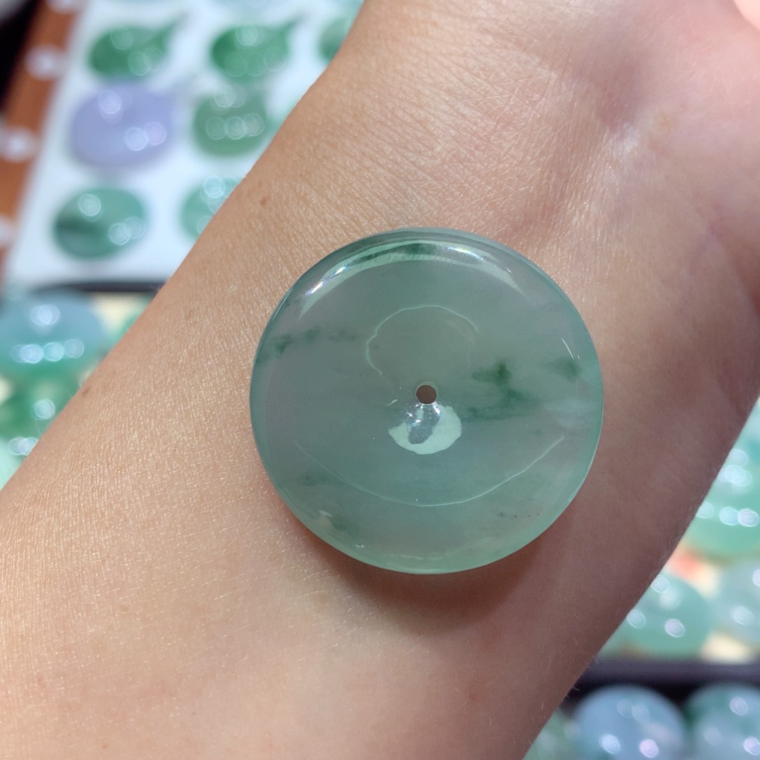 翡翠未镶嵌颈饰115尺寸27.1*4.6