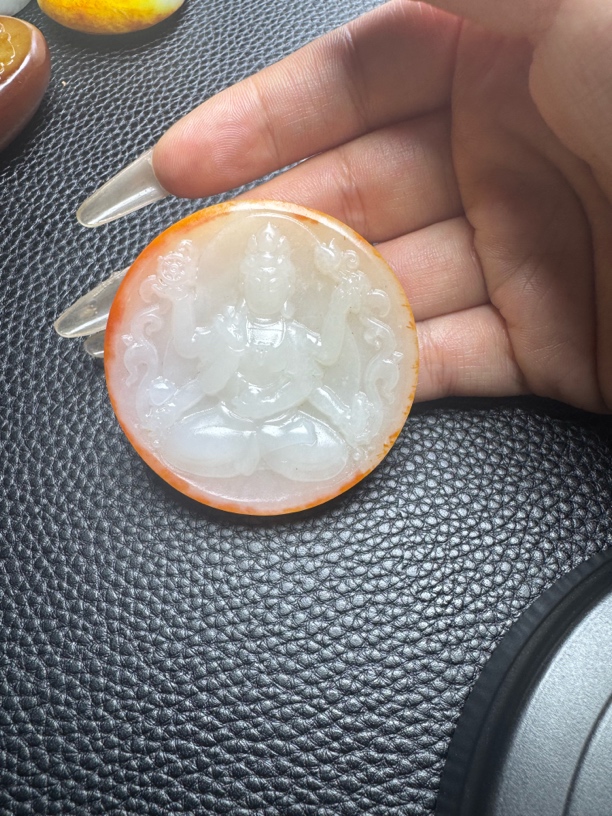 新疆和田玉千手观音吊坠