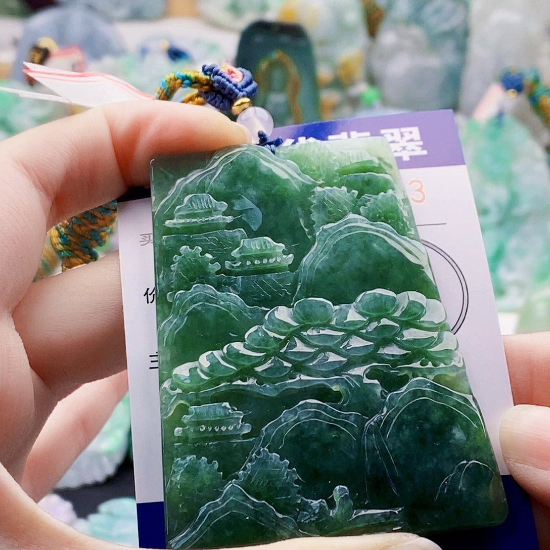 吊坠(不含链)未镶嵌翡翠