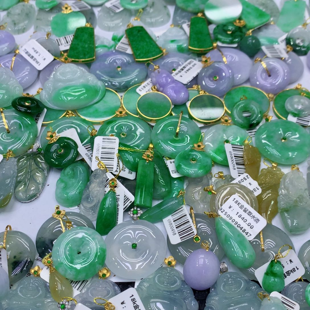 翡翠未镶嵌颈饰翡翠