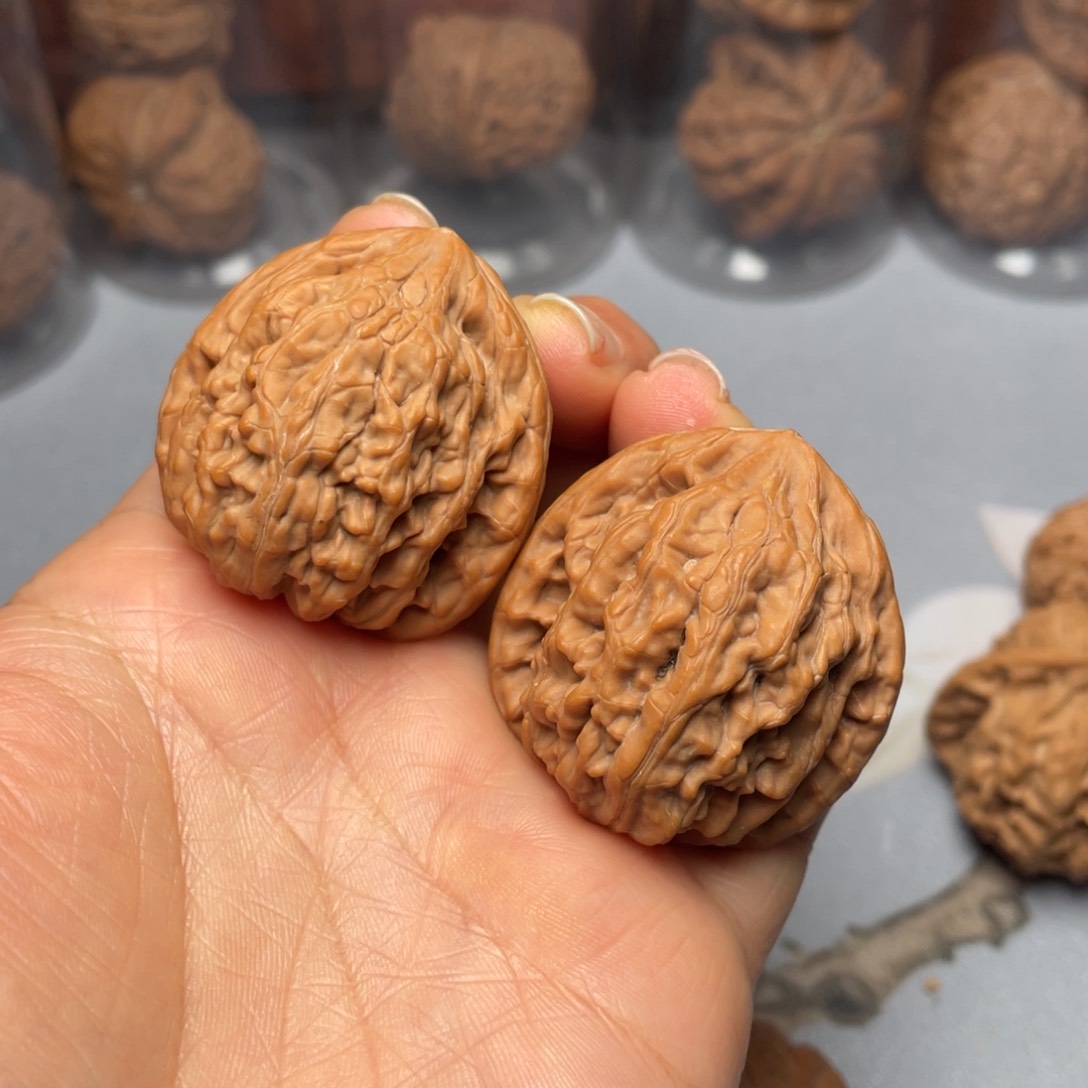 【闪购商品】文玩核桃吊坠A***九虎头王……