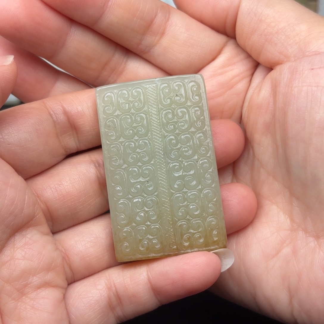 牛***界和田玉未镶嵌挂件