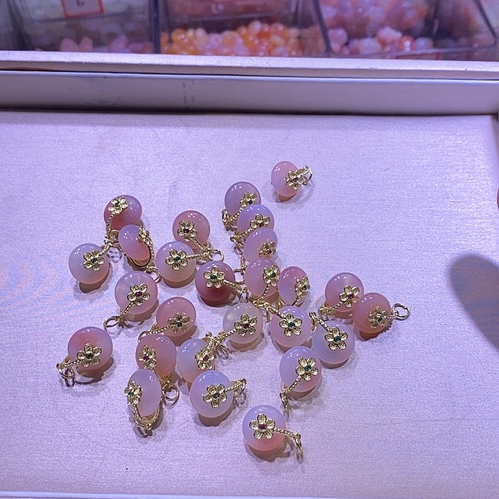 合金颈饰玛瑙/玉髓平安扣吊坠一个