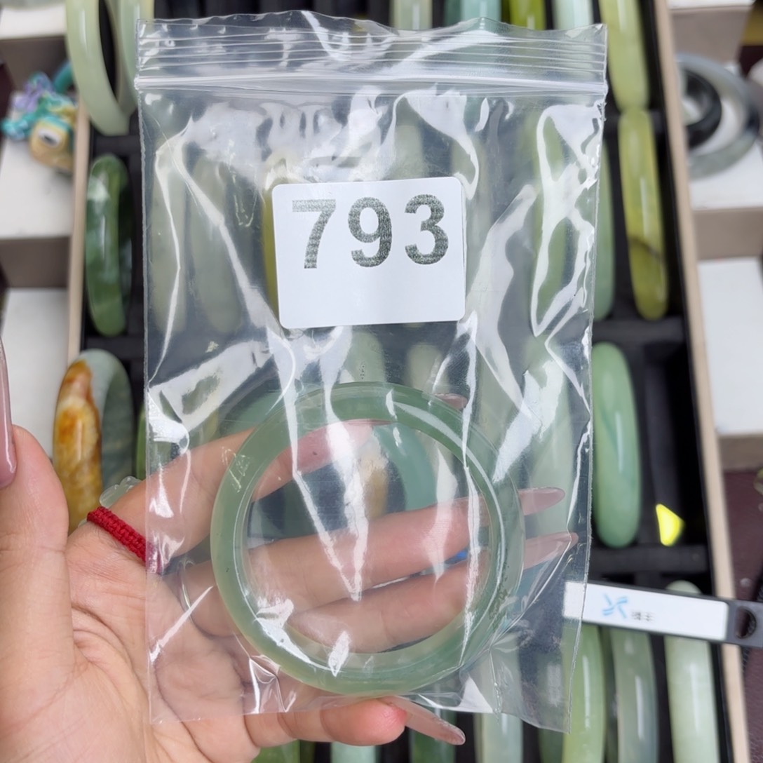 未镶嵌蛇纹石玉手镯云**
