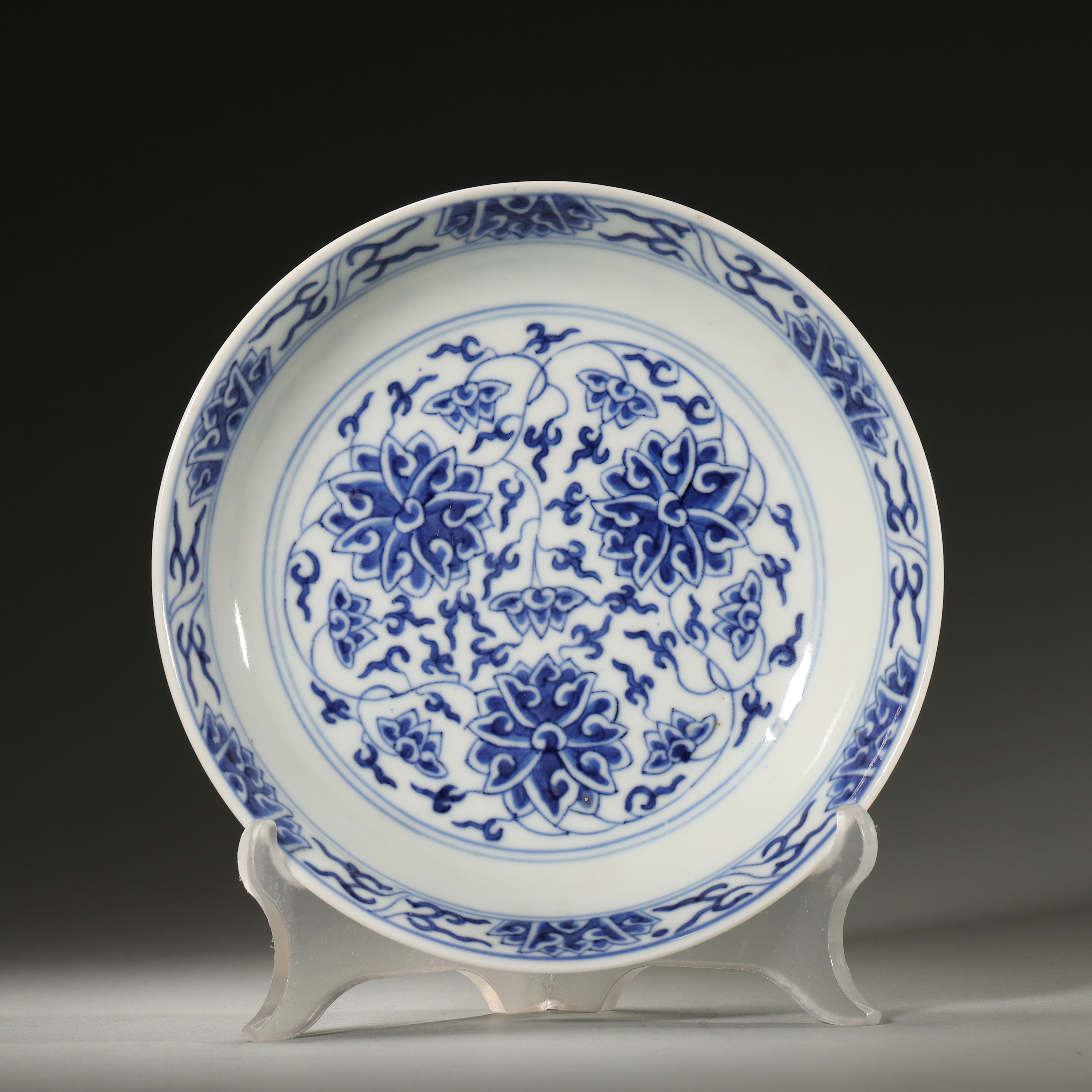 Lot18 清光绪 缠枝莲纹盘【古董拍卖】